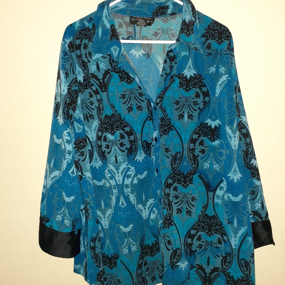 Black and blue floral top